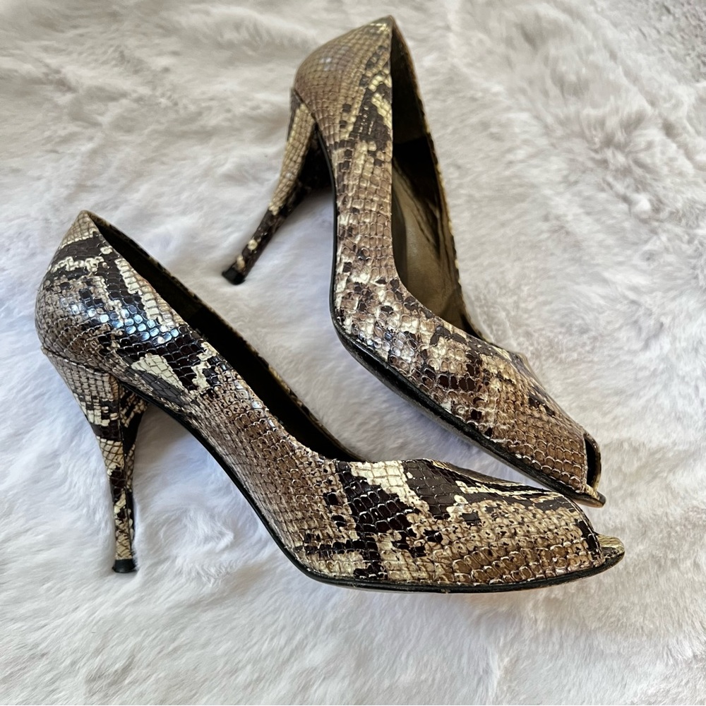 Stuart Weitzman Snakeskin Pumps - Peep toe - Picture 9 of 9